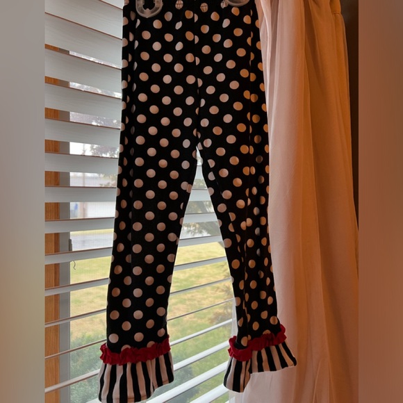 2 Christmas outfits size 6 and size 3T bundle! - Picture 2 of 5